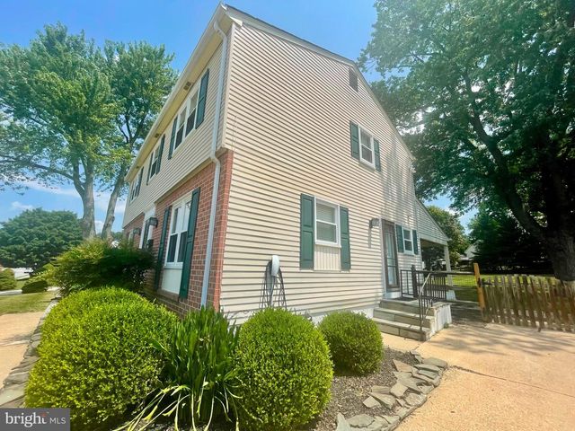 1305 PLEASANT VALLEY DR, Catonsville, MD 21228