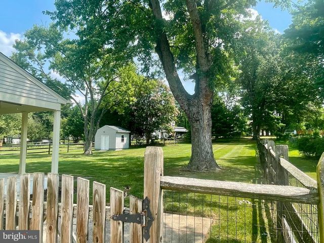 1305 PLEASANT VALLEY DR, Catonsville, MD 21228