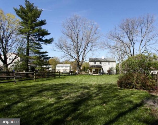 1305 PLEASANT VALLEY DR, Catonsville, MD 21228