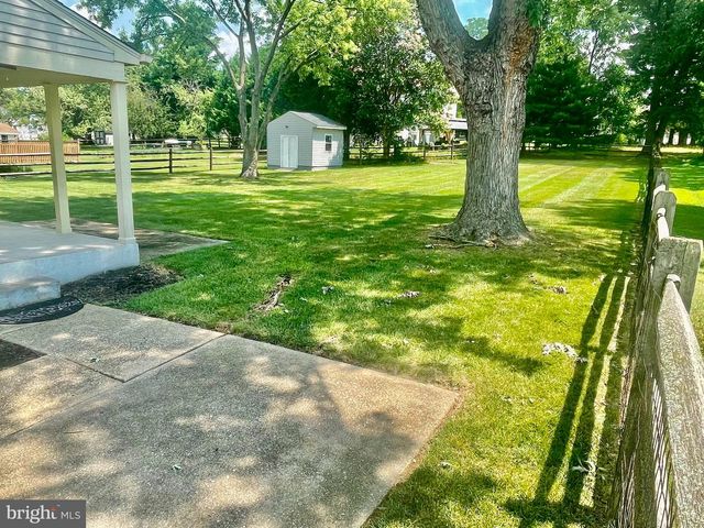 1305 PLEASANT VALLEY DR, Catonsville, MD 21228