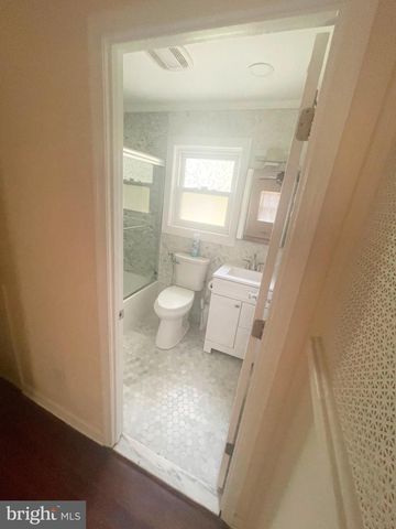 1305 PLEASANT VALLEY DR, Catonsville, MD 21228