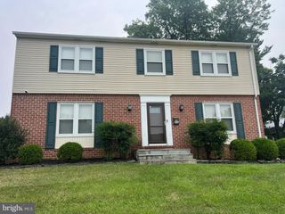 1305 PLEASANT VALLEY DR, Catonsville, MD 21228