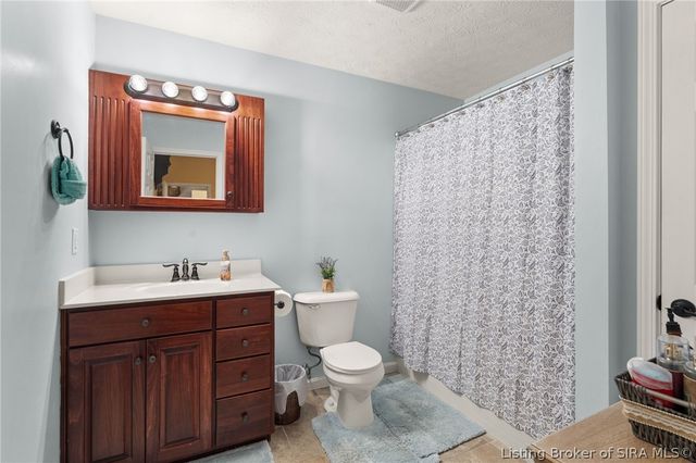 2231 Honeysuckle Way, Sellersburg, IN 47172