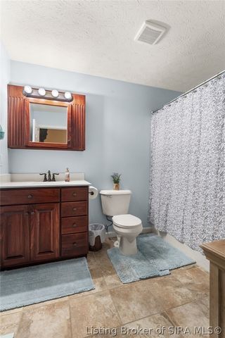 2231 Honeysuckle Way, Sellersburg, IN 47172
