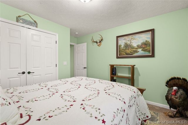 2231 Honeysuckle Way, Sellersburg, IN 47172