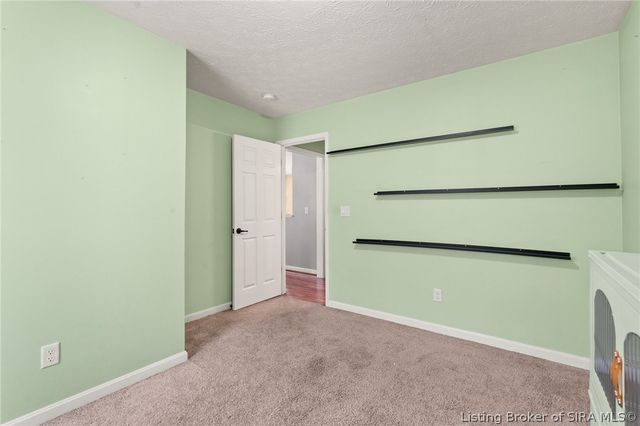 2231 Honeysuckle Way, Sellersburg, IN 47172
