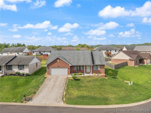 2231 Honeysuckle Way, Sellersburg, IN 47172