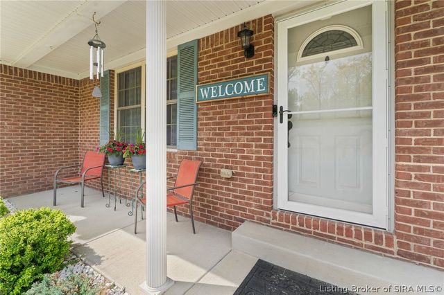 2231 Honeysuckle Way, Sellersburg, IN 47172