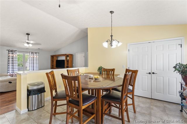 2231 Honeysuckle Way, Sellersburg, IN 47172