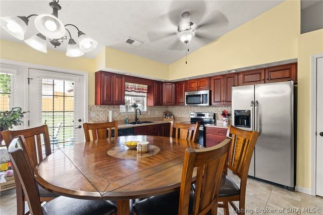 2231 Honeysuckle Way, Sellersburg, IN 47172