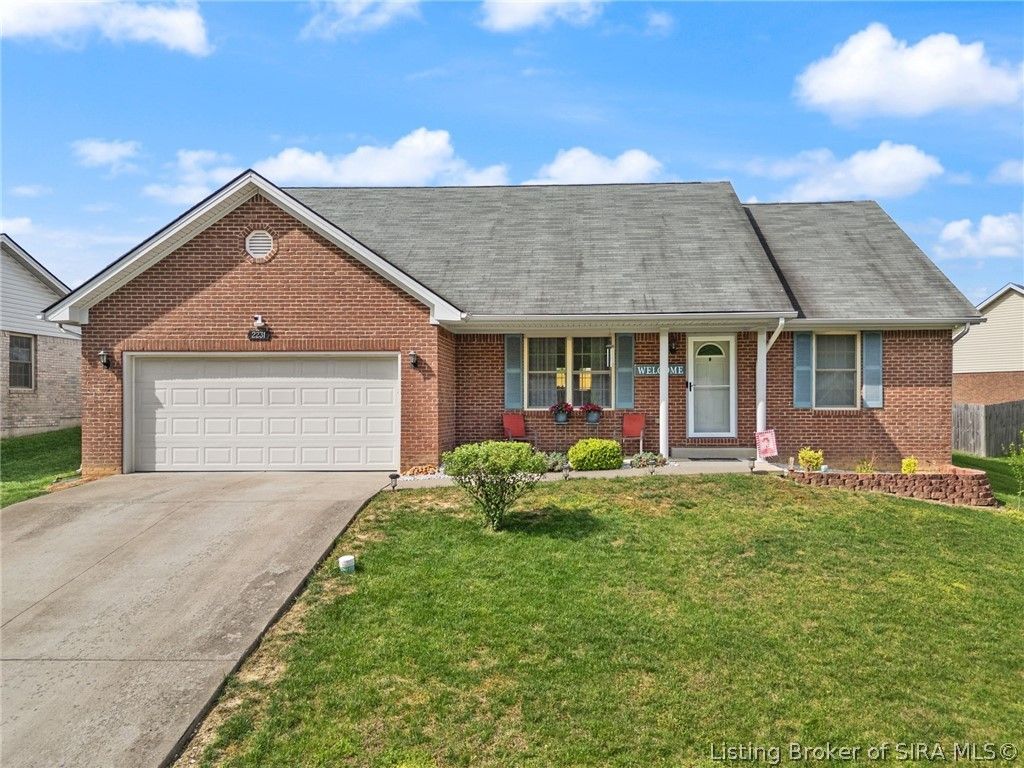 2231 Honeysuckle Way, Sellersburg, IN 47172