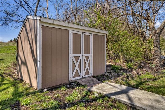 100 N Darrowby Drive, Raymore, MO 64083