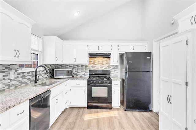 100 N Darrowby Drive, Raymore, MO 64083