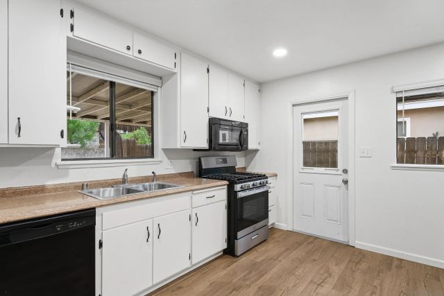 5914 Dugan Ave, La Mesa, CA 91942