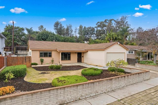 5914 Dugan Ave, La Mesa, CA 91942
