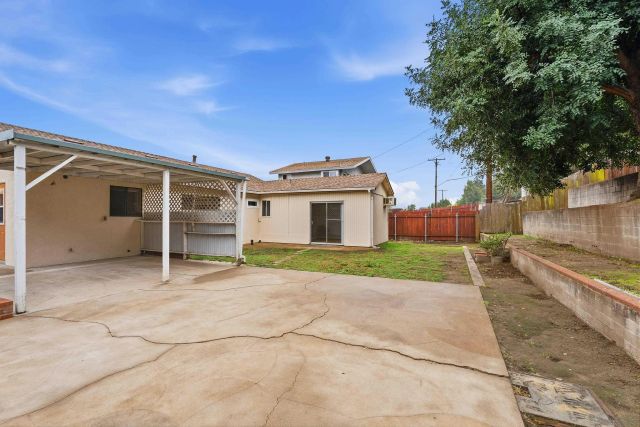 5914 Dugan Ave, La Mesa, CA 91942