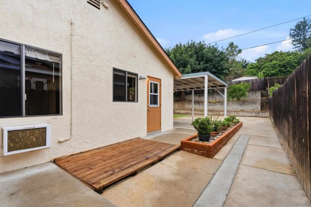 5914 Dugan Ave, La Mesa, CA 91942