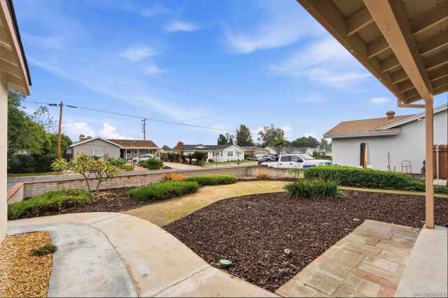 5914 Dugan Ave, La Mesa, CA 91942