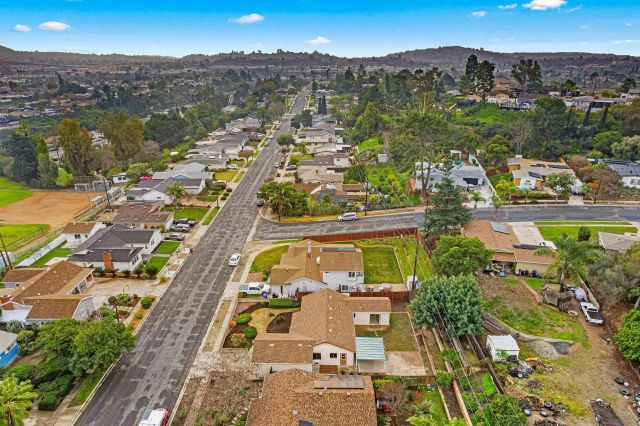 5914 Dugan Ave, La Mesa, CA 91942