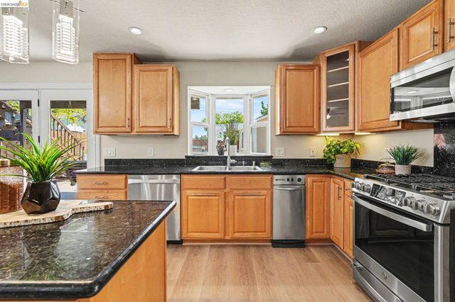 2092 Casa Grande St, Benicia, CA 94510