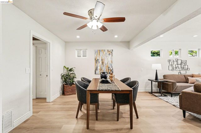 2092 Casa Grande St, Benicia, CA 94510