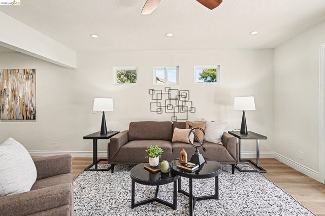 2092 Casa Grande St, Benicia, CA 94510
