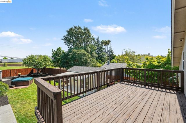 2092 Casa Grande St, Benicia, CA 94510