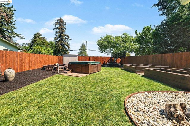 2092 Casa Grande St, Benicia, CA 94510