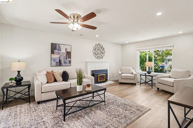 2092 Casa Grande St, Benicia, CA 94510