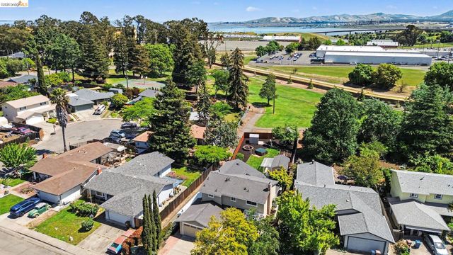 2092 Casa Grande St, Benicia, CA 94510