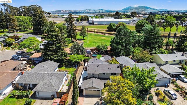 2092 Casa Grande St, Benicia, CA 94510