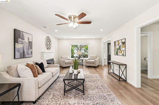 2092 Casa Grande St, Benicia, CA 94510