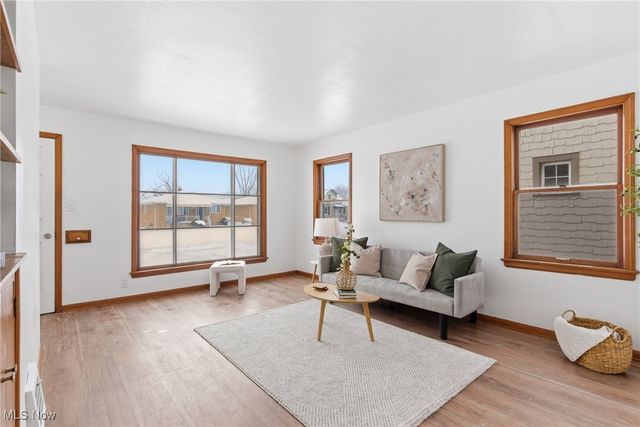 2303 Tuxedo Avenue, Parma, OH 44134