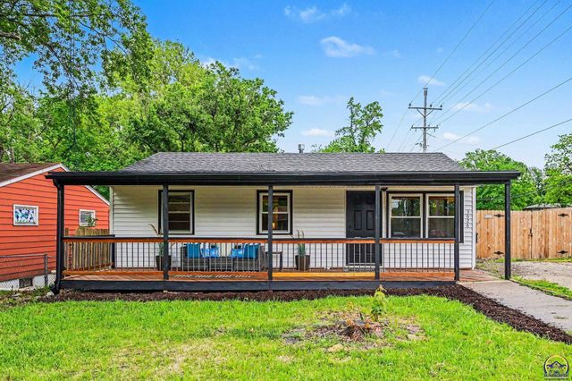 3626 SE Truman CT, Topeka, KS 66605