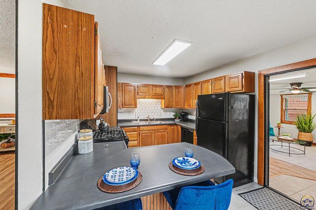 3626 SE Truman CT, Topeka, KS 66605