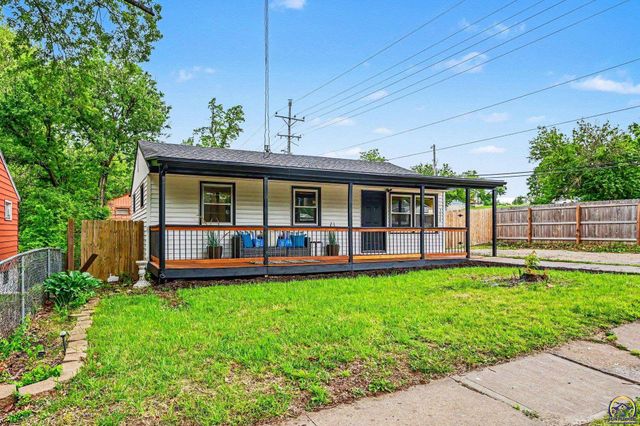 3626 SE Truman CT, Topeka, KS 66605