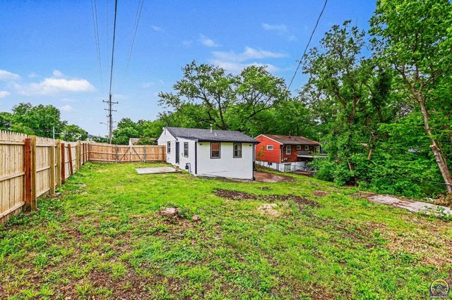 3626 SE Truman CT, Topeka, KS 66605