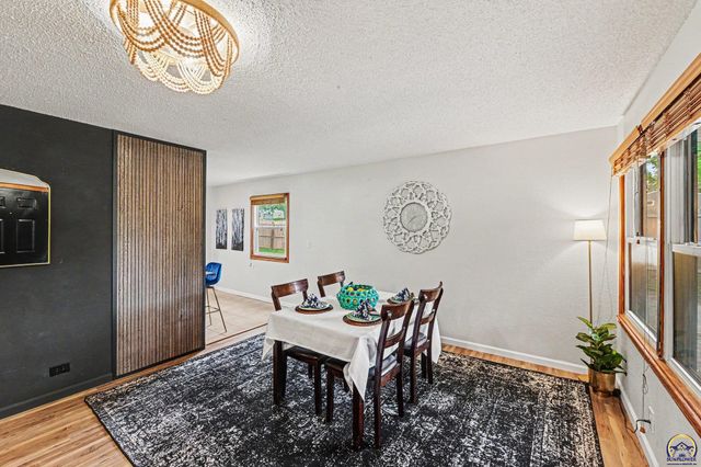 3626 SE Truman CT, Topeka, KS 66605