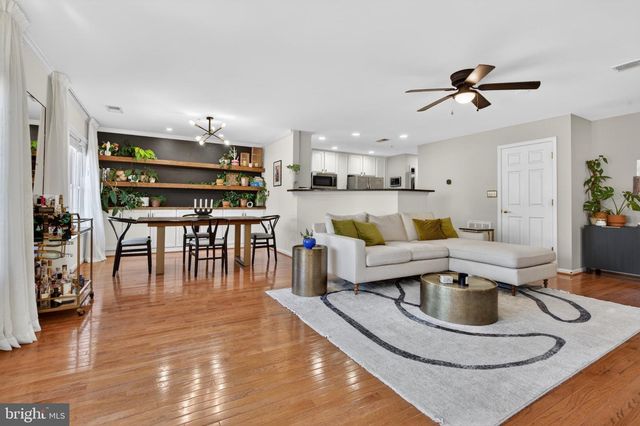 2819 CHINKAPIN OAK LN, Woodbridge, VA 22191