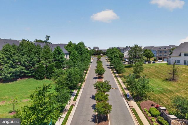 2819 CHINKAPIN OAK LN, Woodbridge, VA 22191