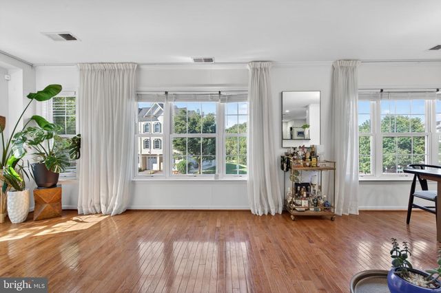 2819 CHINKAPIN OAK LN, Woodbridge, VA 22191