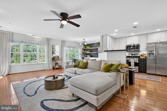 2819 CHINKAPIN OAK LN, Woodbridge, VA 22191