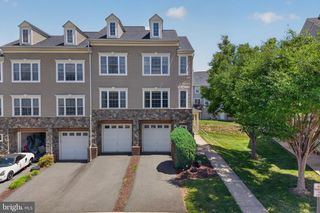 2819 CHINKAPIN OAK LN, Woodbridge, VA 22191