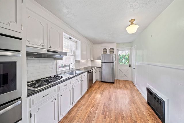 20 Fairbanks Rd, Milton, MA 02186