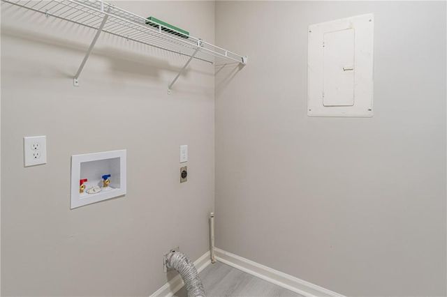 1103 Lake Pointe Circle, Roswell, GA 30075
