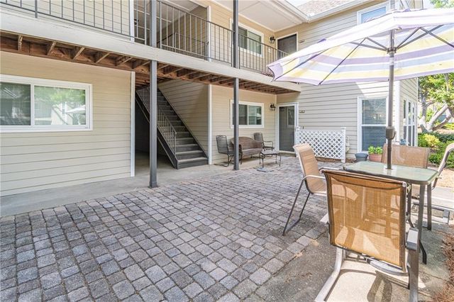 1103 Lake Pointe Circle, Roswell, GA 30075