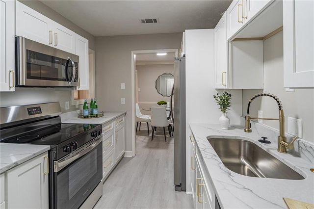 1103 Lake Pointe Circle, Roswell, GA 30075