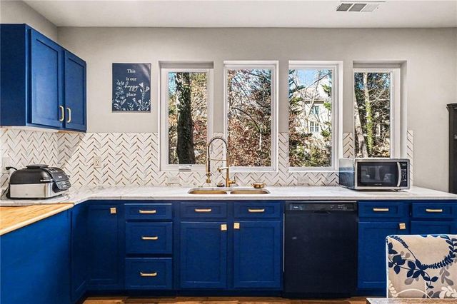 3336 SE Creatwood SE Trail, Smyrna, GA 30080