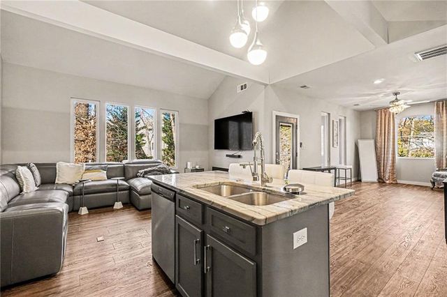 3336 SE Creatwood SE Trail, Smyrna, GA 30080