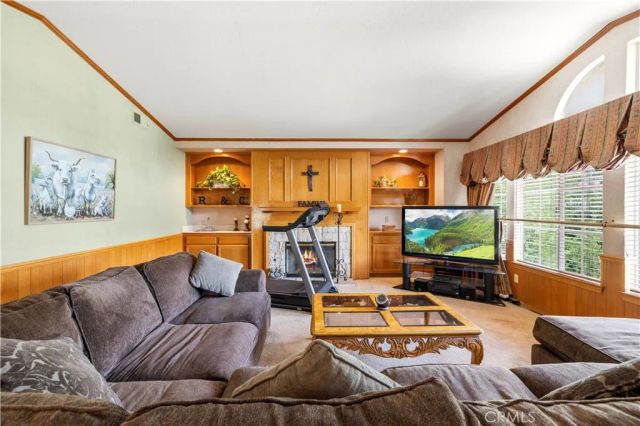 28931 Woodside Drive, Saugus, CA 91390